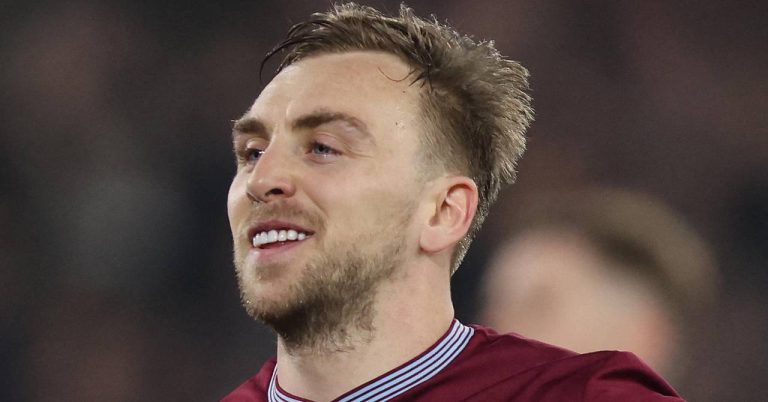 Charles’ Late Double Save Denies West Ham Top Spot in QPR Draw